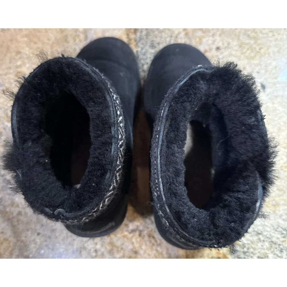 MINNETONKA Black‎ Sheepskin Aztec Ankle Boots Womens Sz 8 NWOB #85570